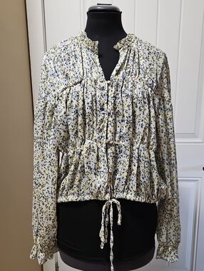 Dynamite Sheer Blouse Large In Ditsy Floral Print